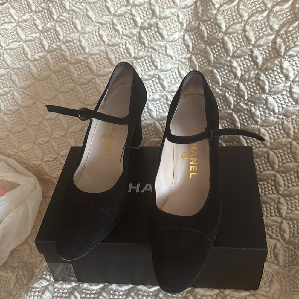 CHANEL Black Heels Timeless Elegance